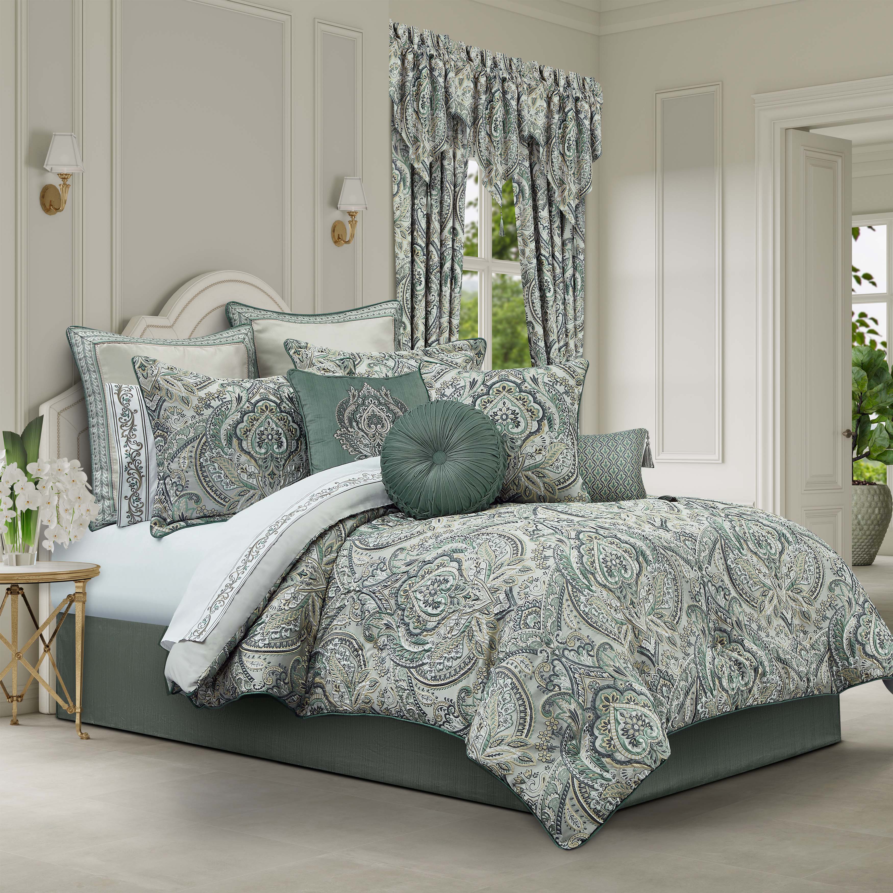 Nico_Spa_4_Piece_Comforter_Set