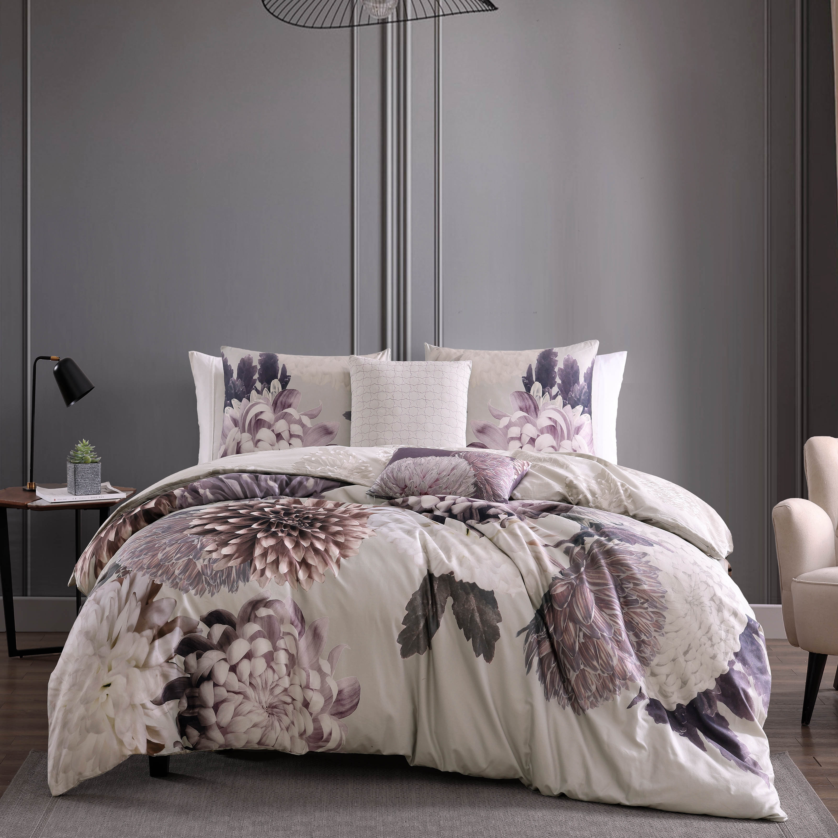 https://www.latestbedding.com/cdn/shop/files/BebejanBloom5PieceComforterSet-1_2.jpg?v=1701180150&width=5760