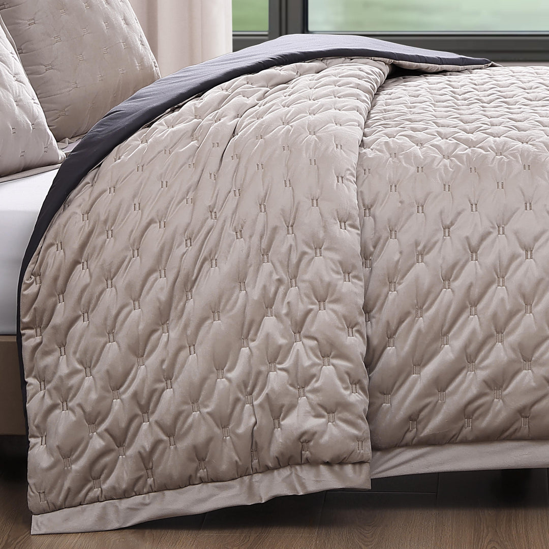 Bebejan 3 Piece Velvet Comforter Set