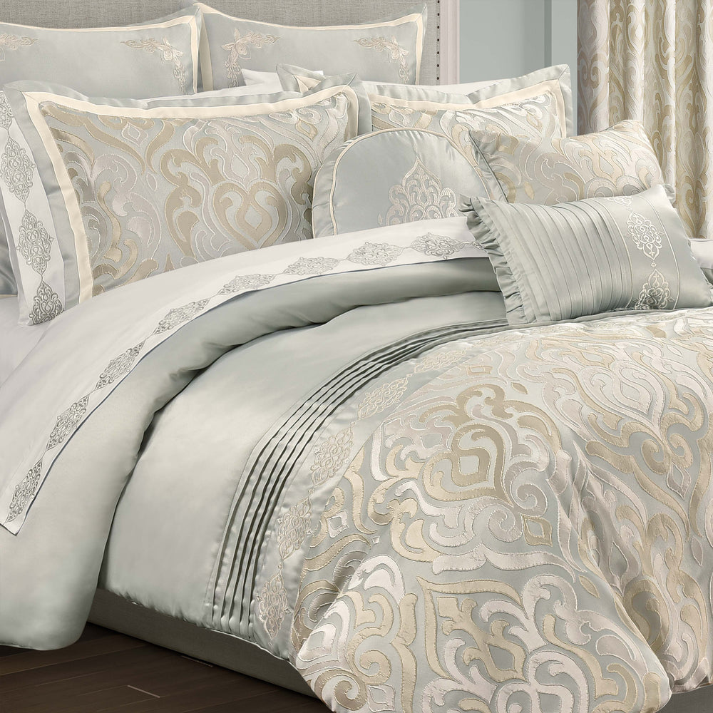 Calmfield Aqua 3 Piece Comforter Set Comforter Sets By J. Queen New York