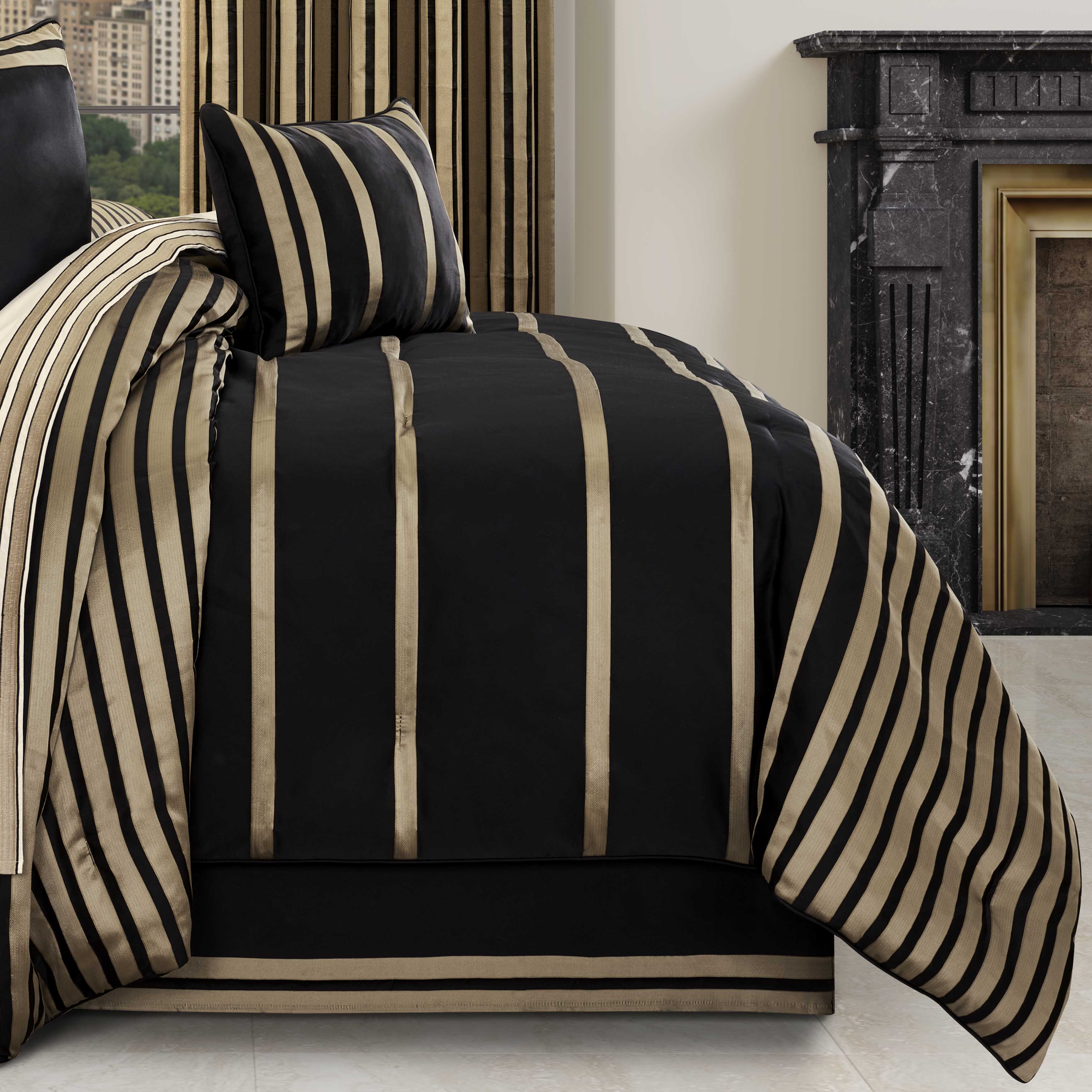 Calvari Black and Gold 4 Piece Comforter Set
