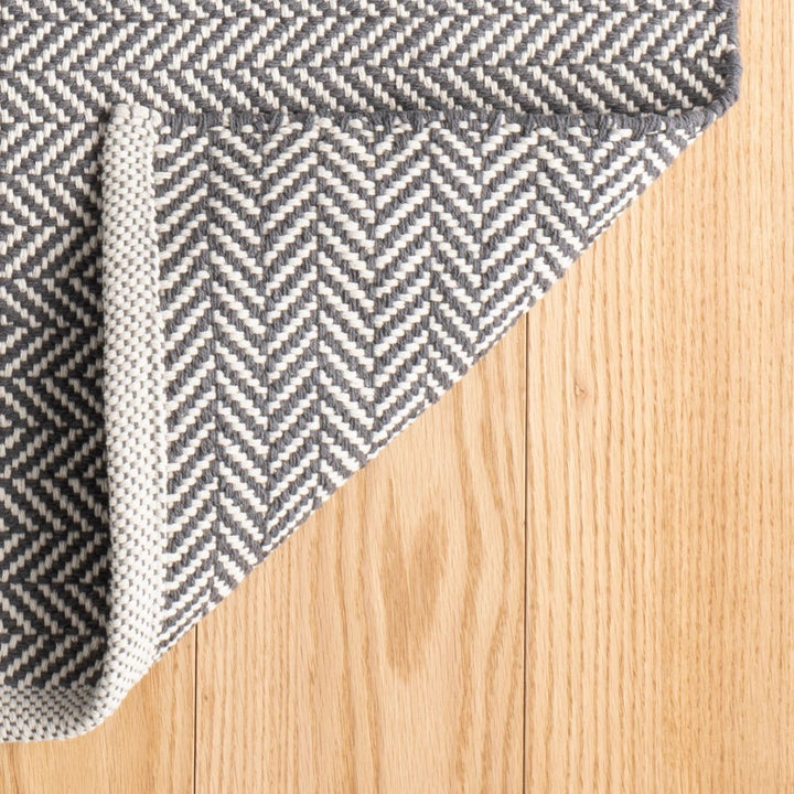 Herringbone Shale/White Handwoven Indoor/Outdoor Rug Rug By Annie Selke
