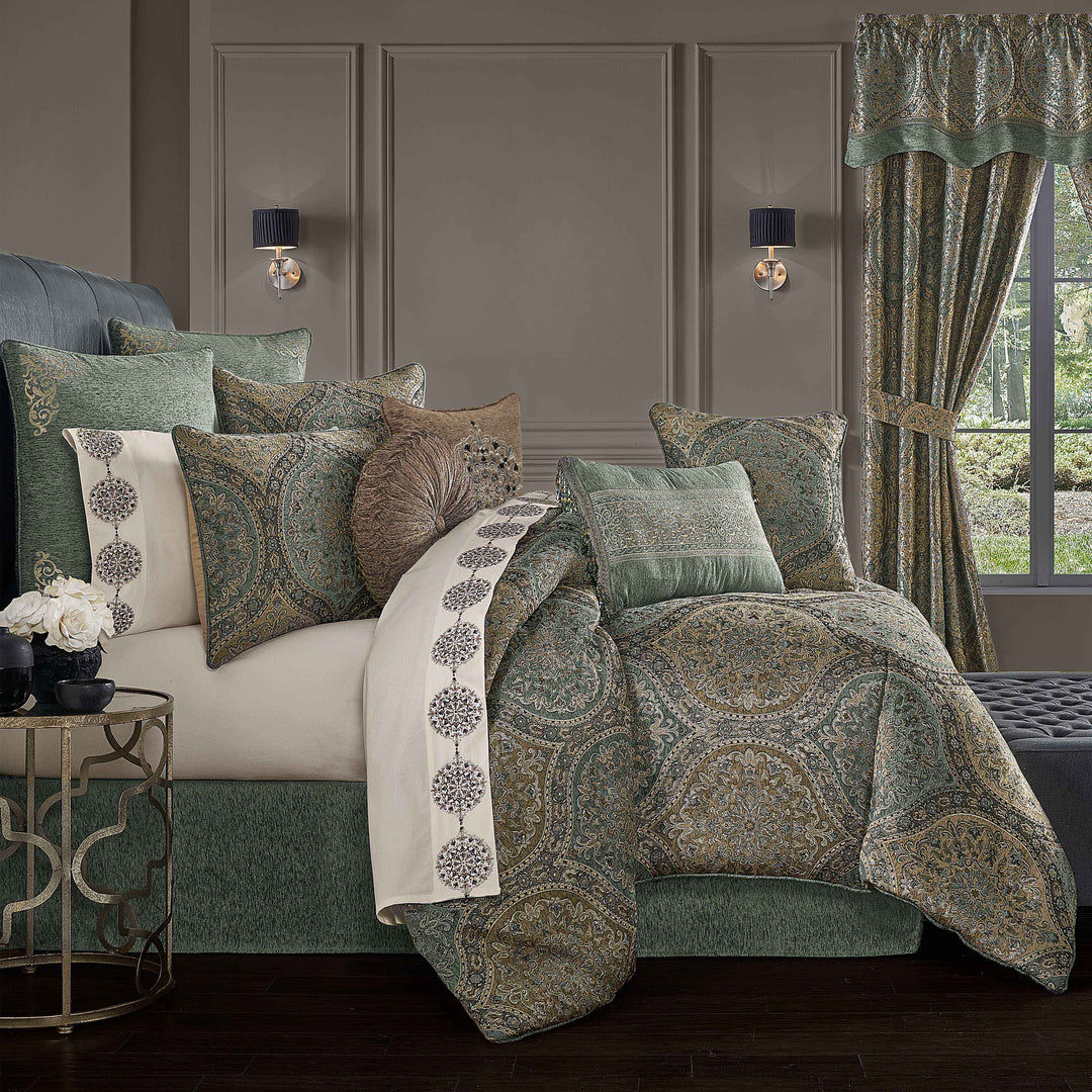 Dorset SPA 4-Piece Comforter Set By J Queen Comforter Sets By J. Queen New York