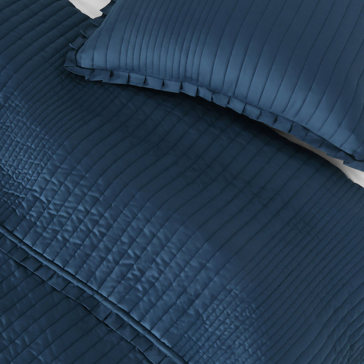 Meadow Dark Blue 3 Piece Quilt Set