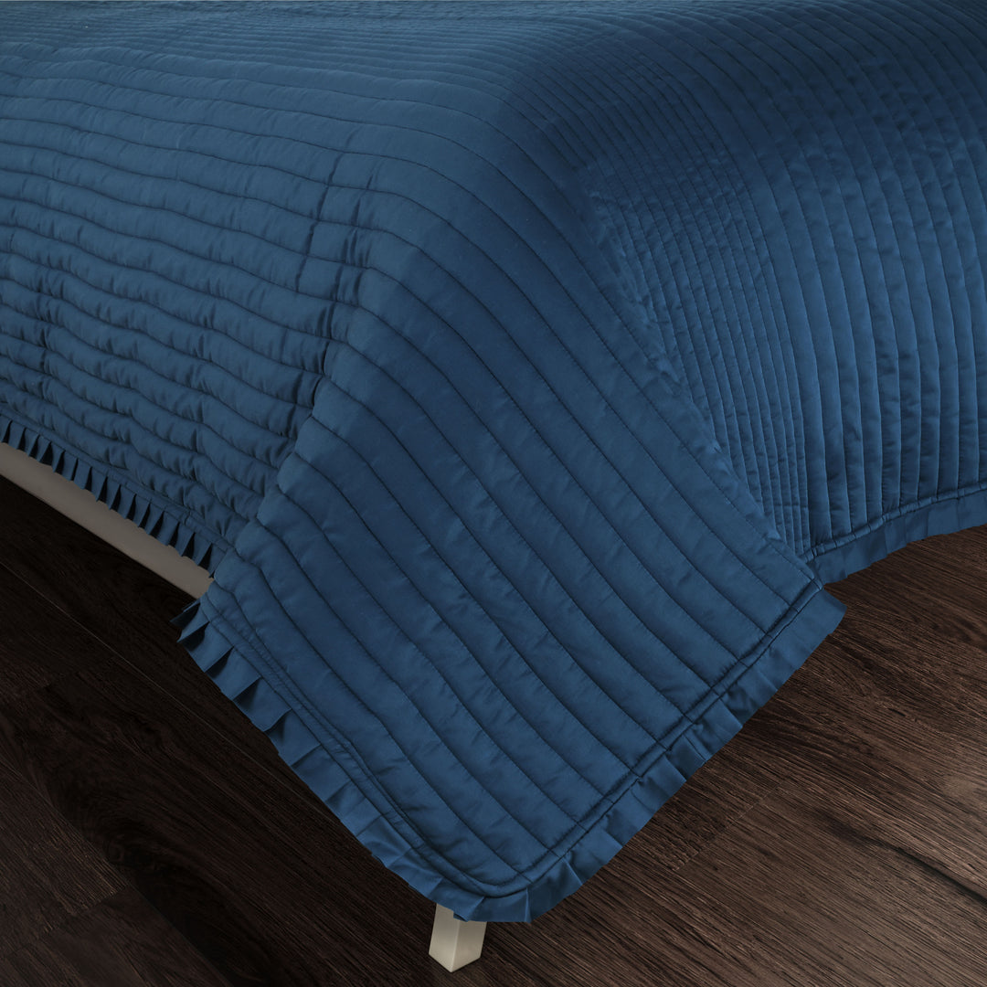 Meadow Dark Blue 3 Piece Quilt Set