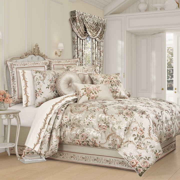 Pecora Coral 4 Piece Comforter Set Comforter Sets By J. Queen New York