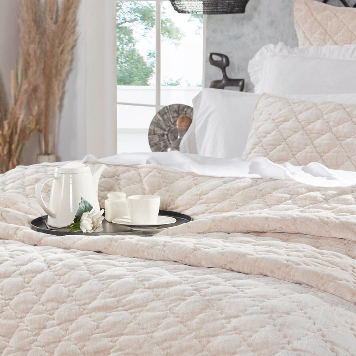 Clermont Diamond Velvet Quilt Quilt Sets By Orchids Lux Home