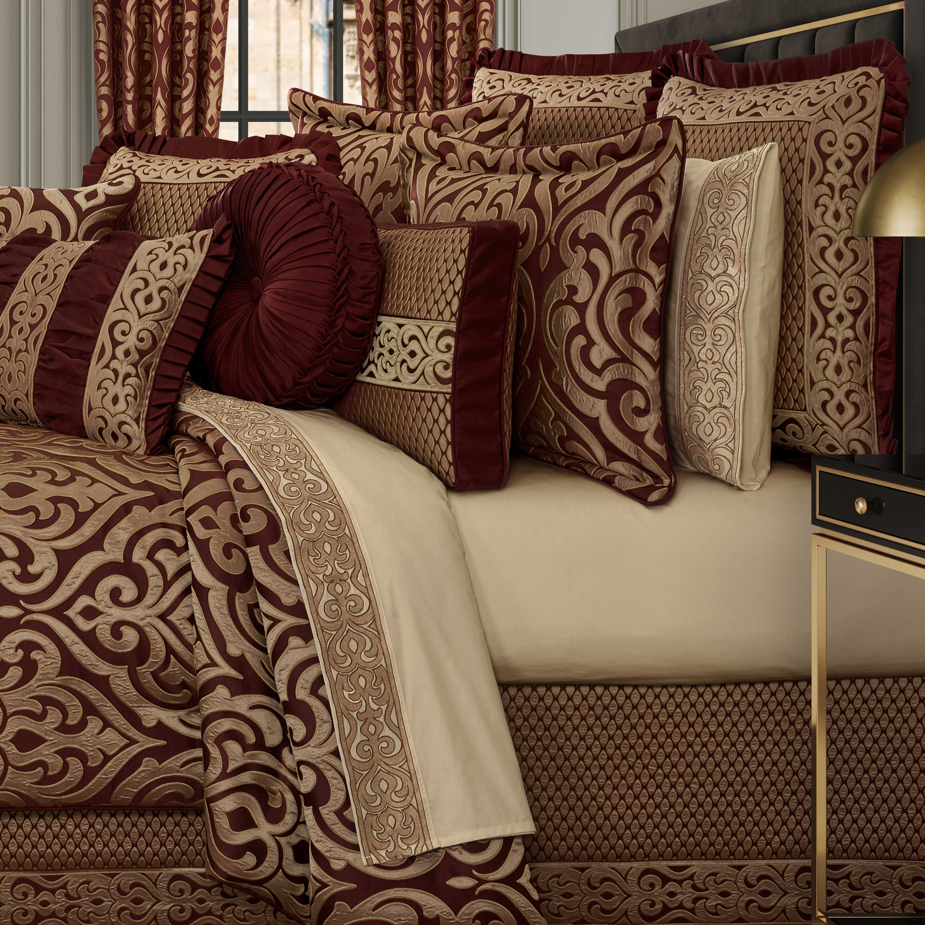 Renzo Crimson and Gold 4 Piece Comforter Set