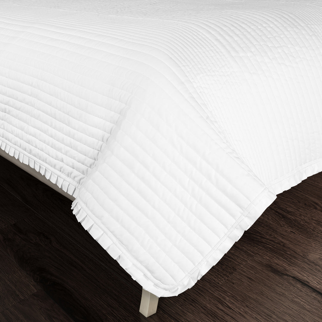 Savannah White 3 Piece Quilt Set