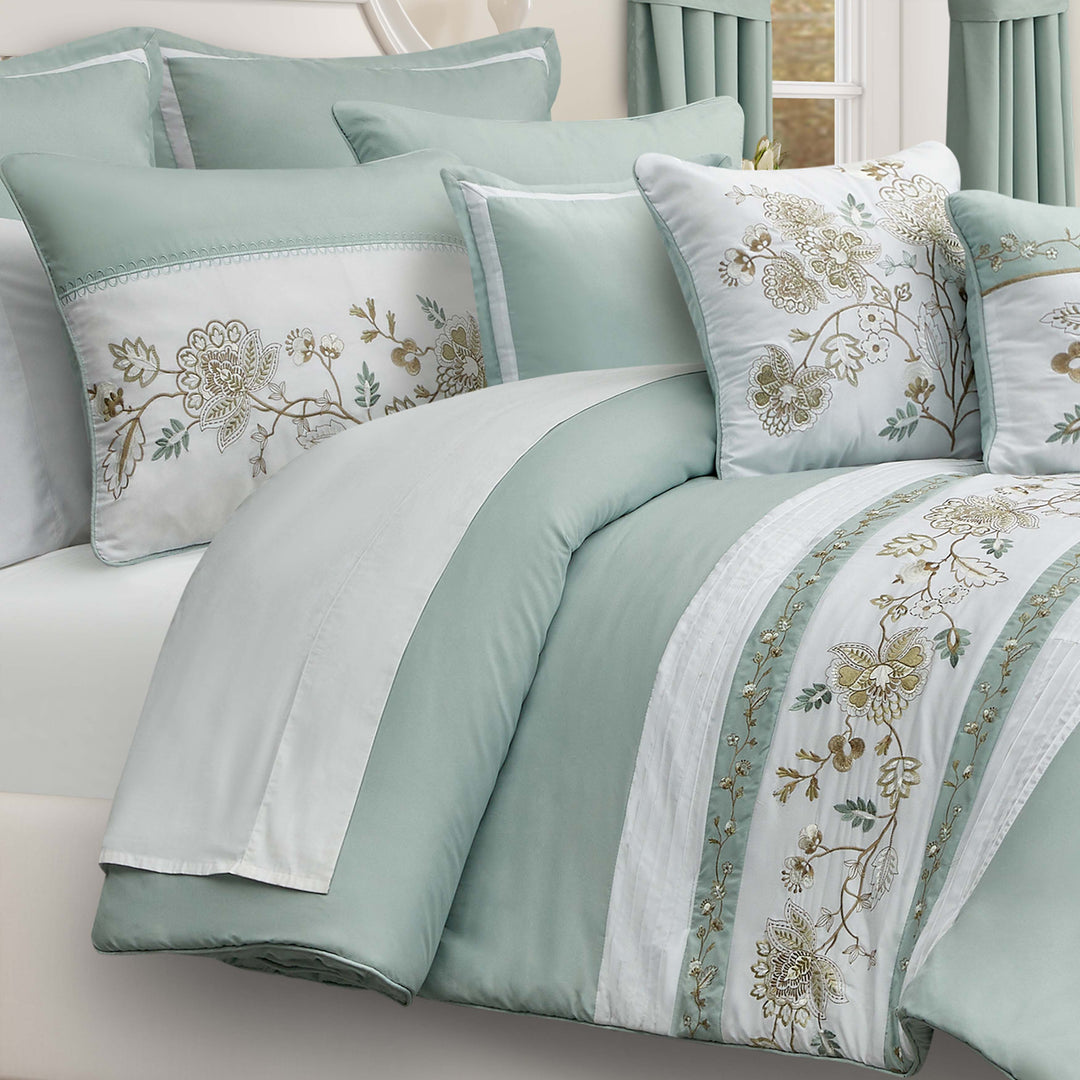 Spring Social Spa 3 Piece Comforter Set Comforter Sets By J. Queen New York