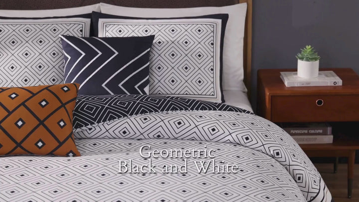 Bebejan Geometric Black &amp; White 5 Piece Reversible Comforter Set