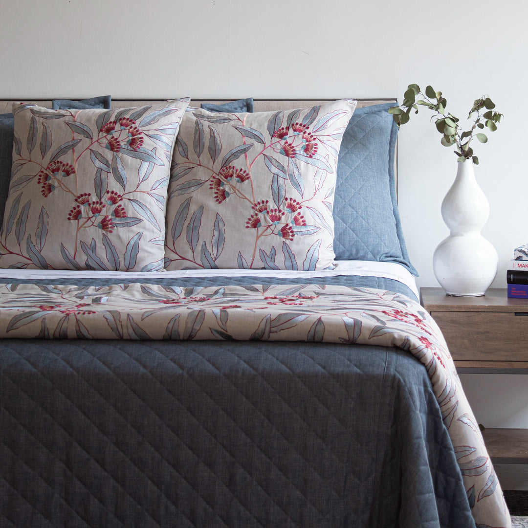 Linen Berry Throw