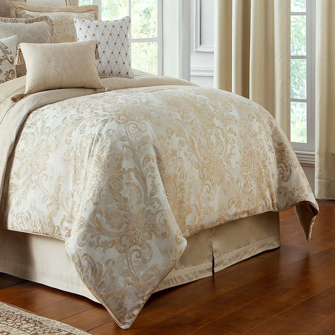 https://www.latestbedding.com/cdn/shop/products/Annalise3.jpg?v=1611744987&width=1080