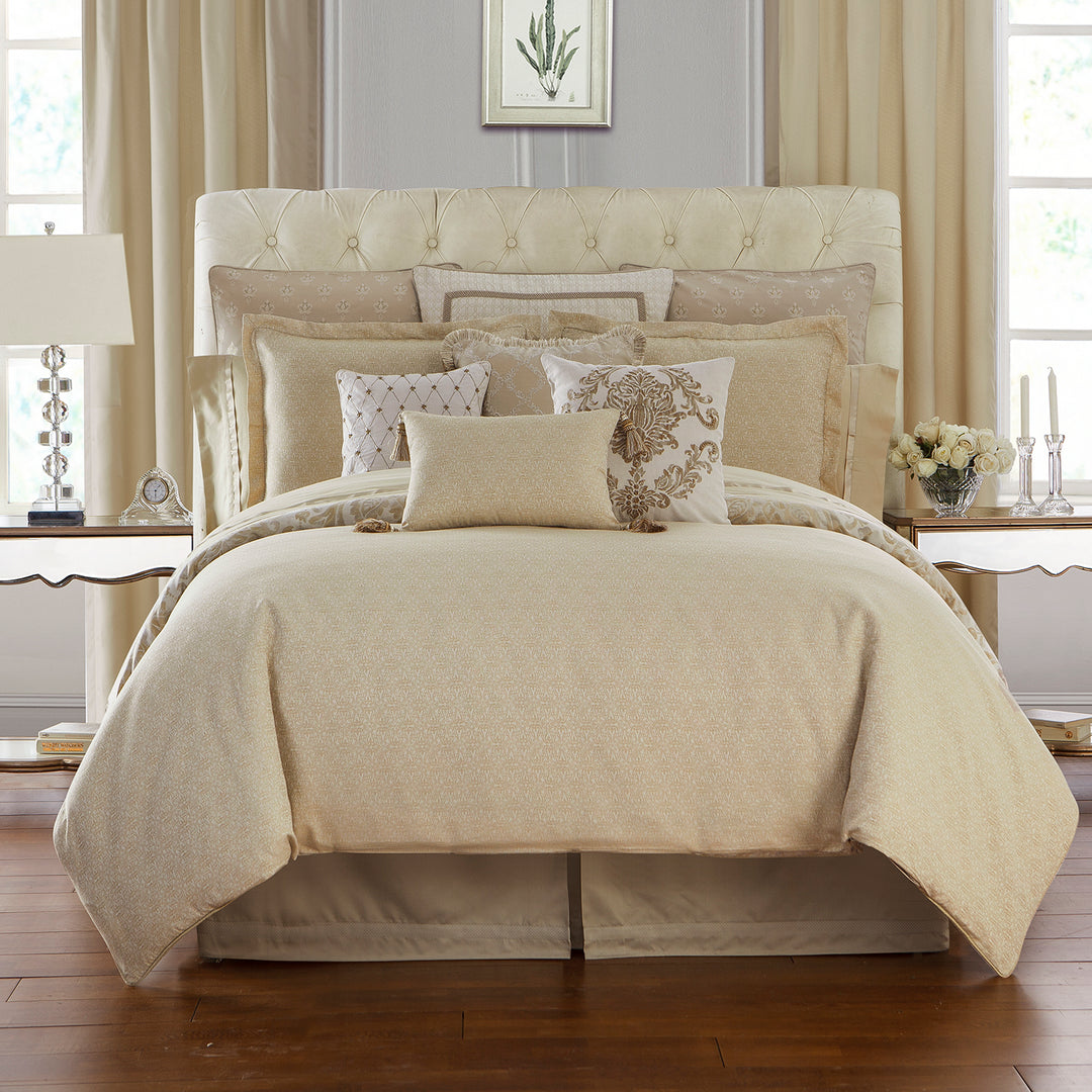 https://www.latestbedding.com/cdn/shop/products/Annalisefootback.jpg?v=1611744988&width=1080