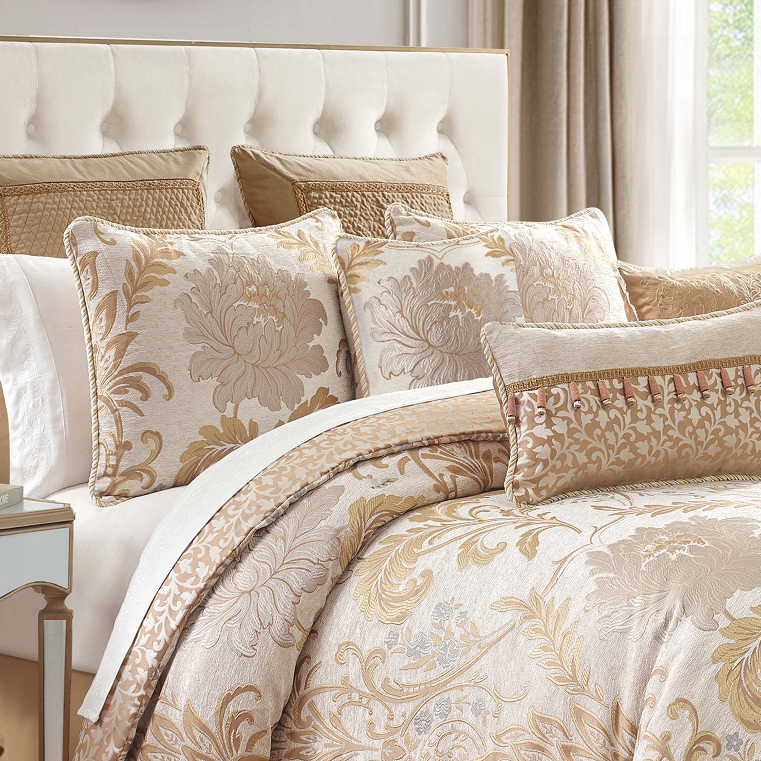 Waterford Ansonia Reversible 4PC Comforter Set - Ivory - deals King