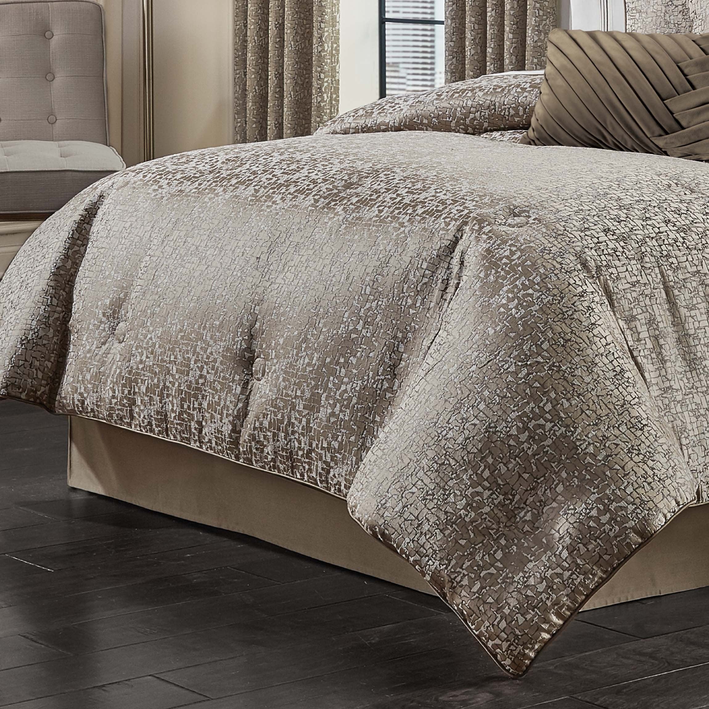 Cracked Taupe Ice 4-Piece Comforter Set By J Queen
