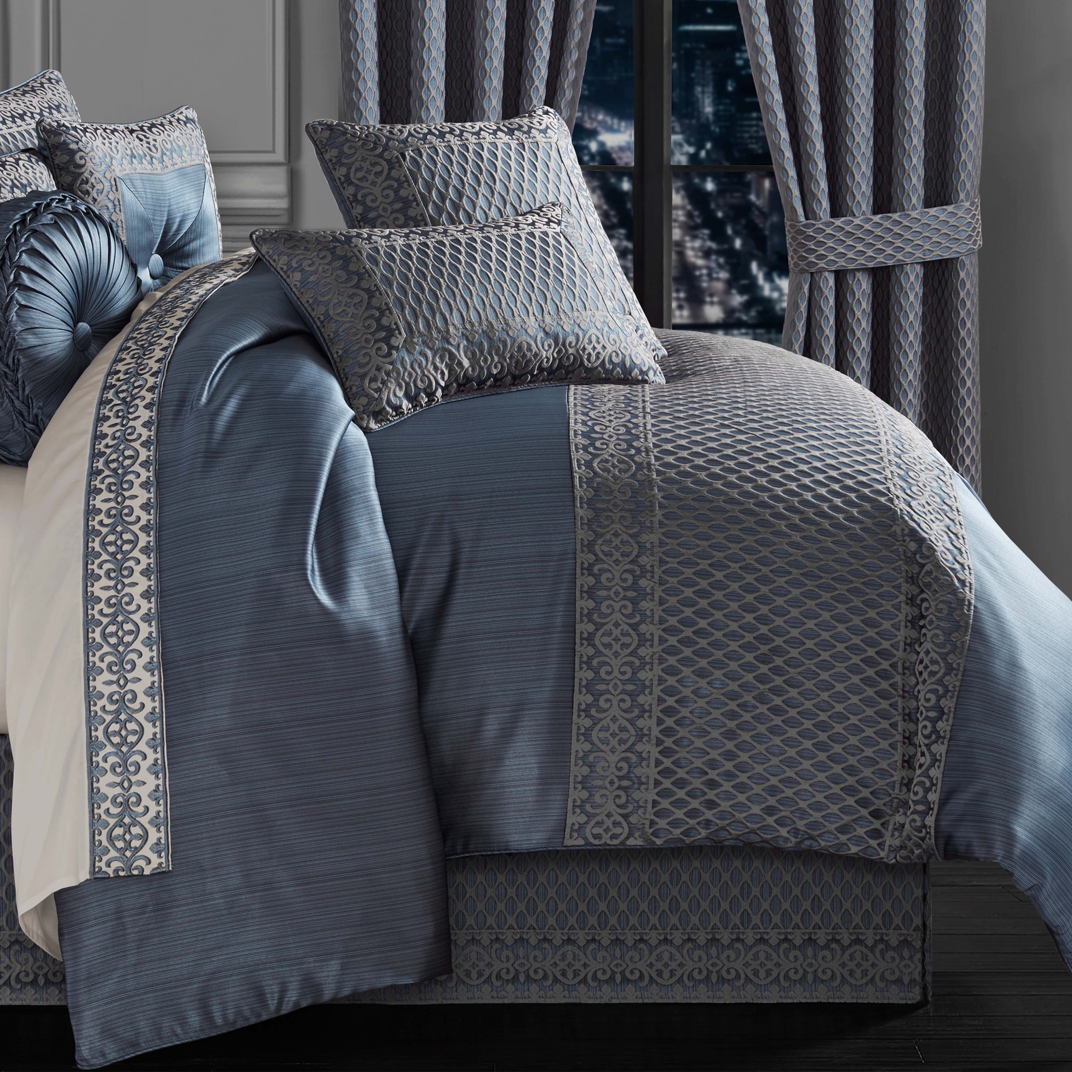 Five Queens Court Leah Blue 4-Piece Comforter Set