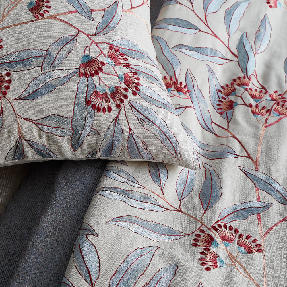 Linen Berry Throw